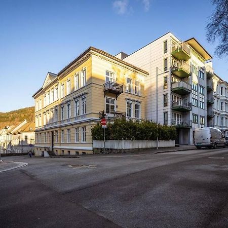 Luxurious Retreat In The Middle Of City Center Берген Екстериор снимка