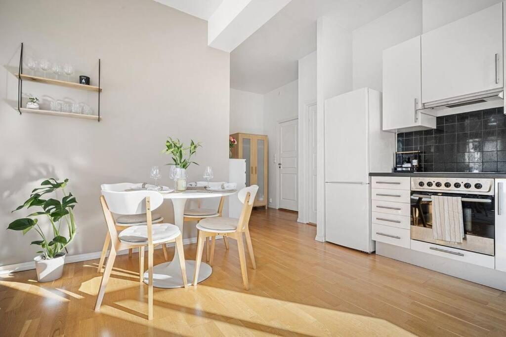 Luxurious Retreat In The Middle Of City Center Берген Екстериор снимка