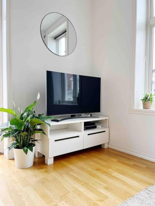 Luxurious Retreat In The Middle Of City Center Берген Екстериор снимка