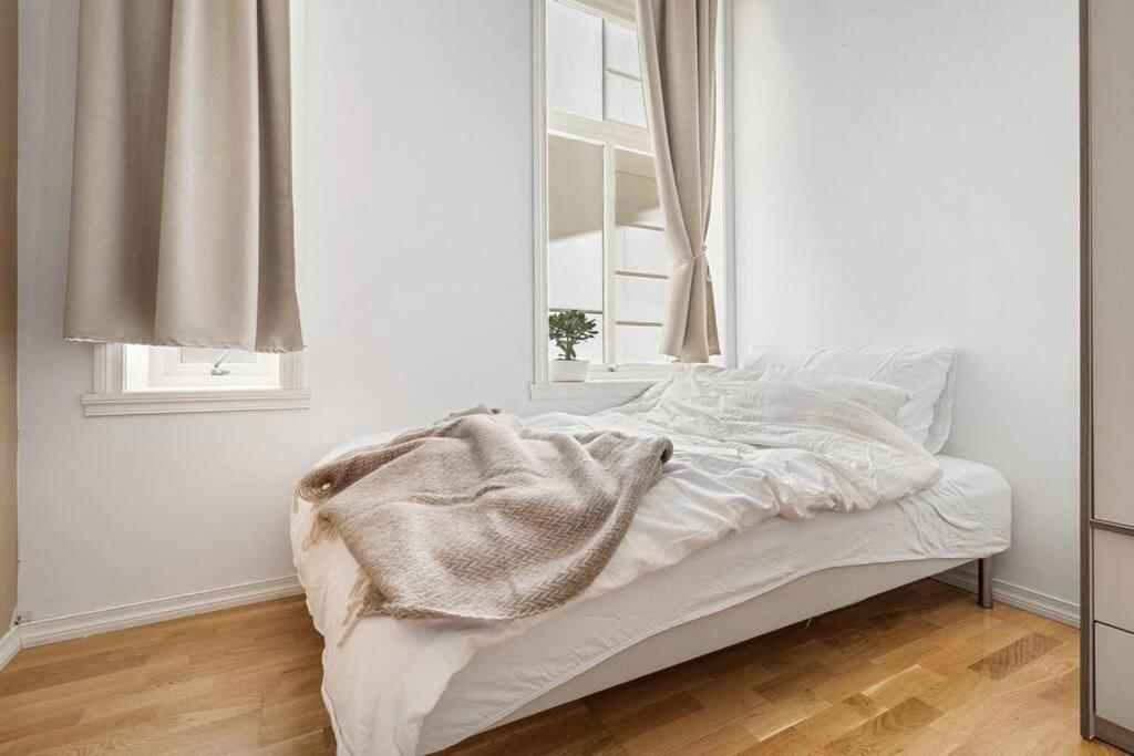 Luxurious Retreat In The Middle Of City Center Берген Екстериор снимка